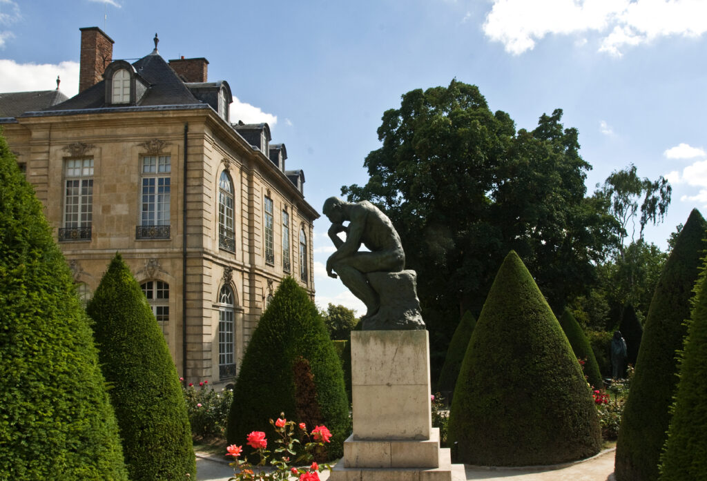 Le Penseur dans le jardin du musée Rodin, crédit J. Manoukian, agence photographique musée Rodin